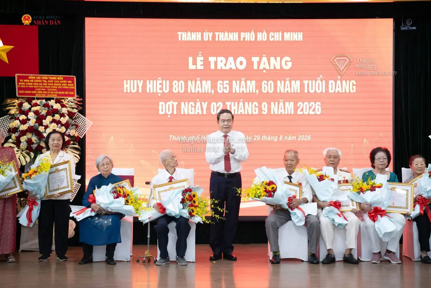 Ý nghĩa Huy hiệu Đảng trong bối cảnh phát triển bền vững và đầu tư bất động sản tại TP.HCM