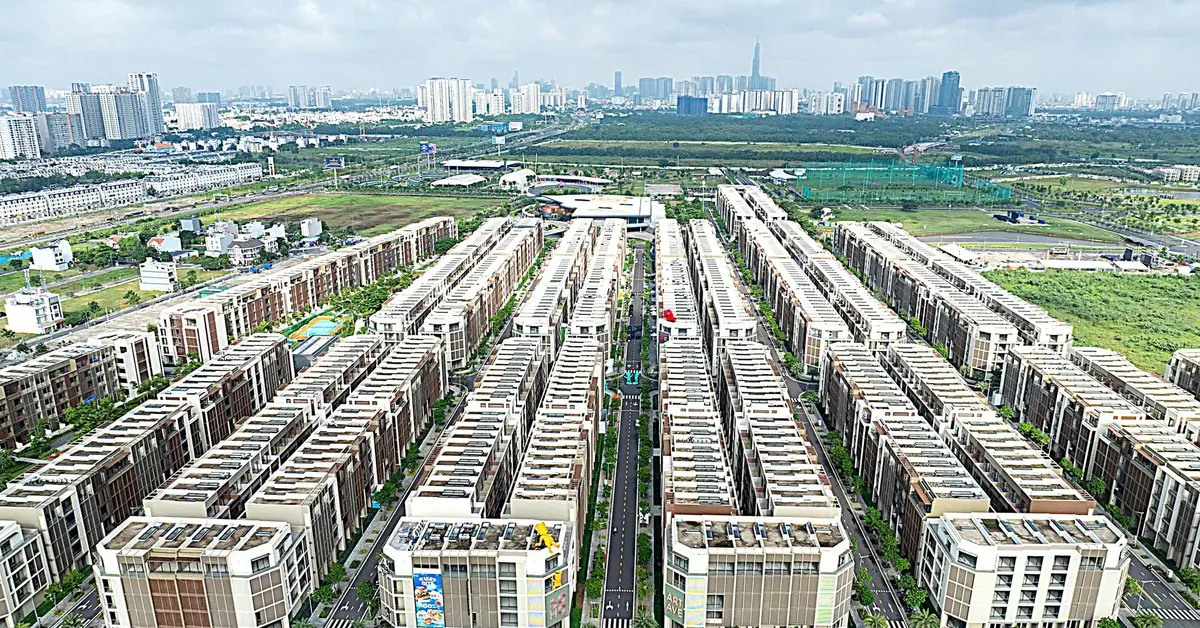Dòng Tiền Ồ ạt Đổ Vào Bất Động Sản: Coi Chừng Lợi Bất Cập Hại?