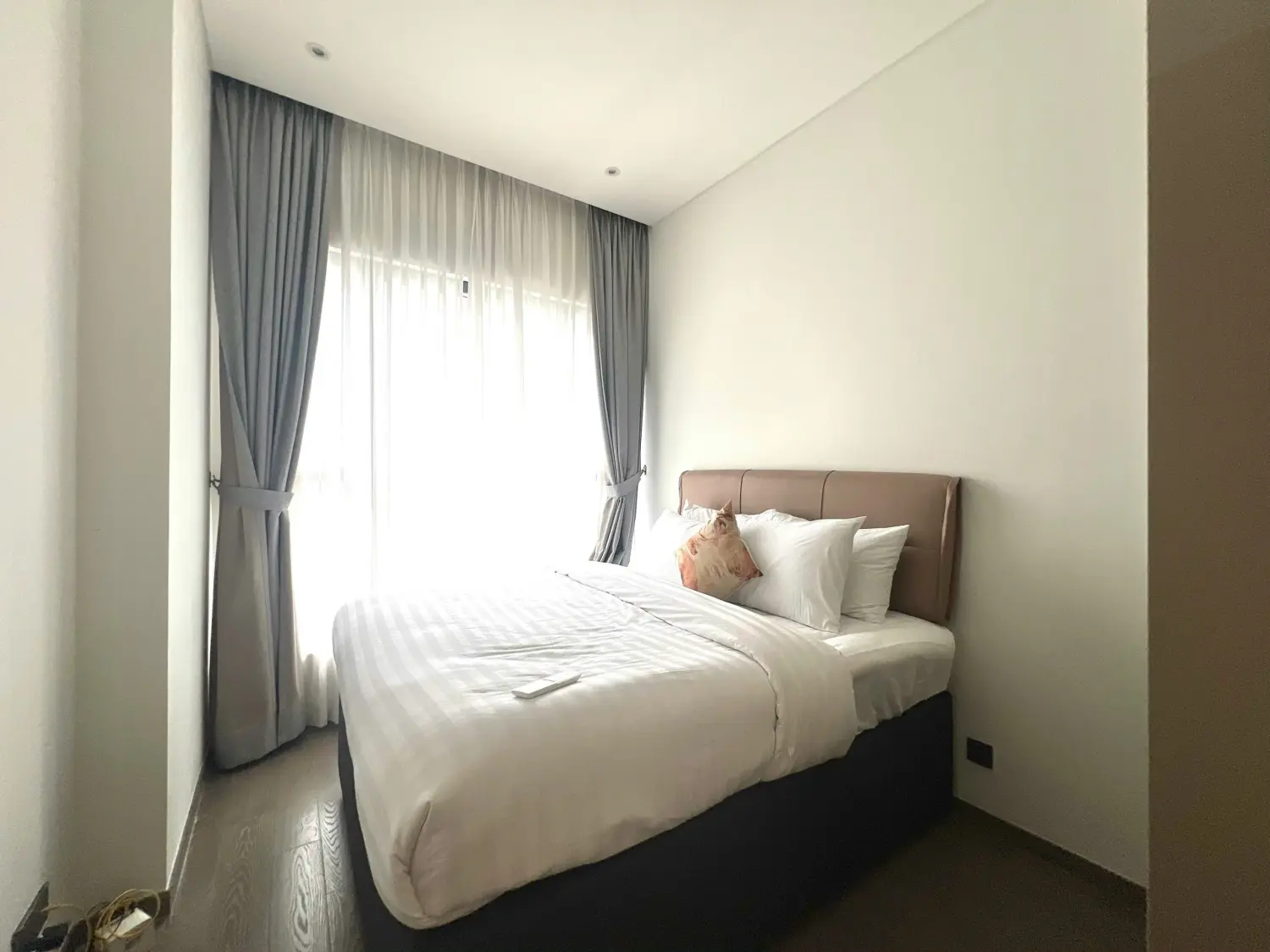 Bán Căn Hộ 3PN The MarQ Quận 1 - Full Nội Thất, Tầng Cao, Sổ Hồng Riêng