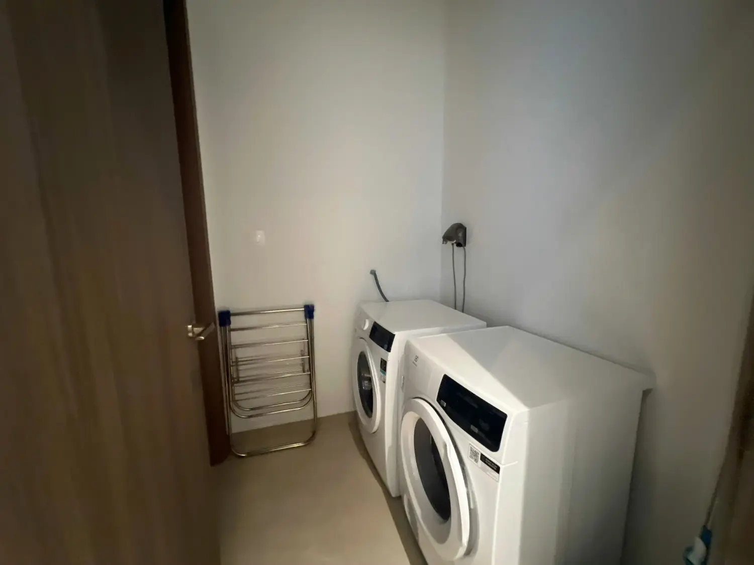 Bán Căn Hộ 3PN The MarQ Quận 1 - Full Nội Thất, Tầng Cao, Sổ Hồng Riêng