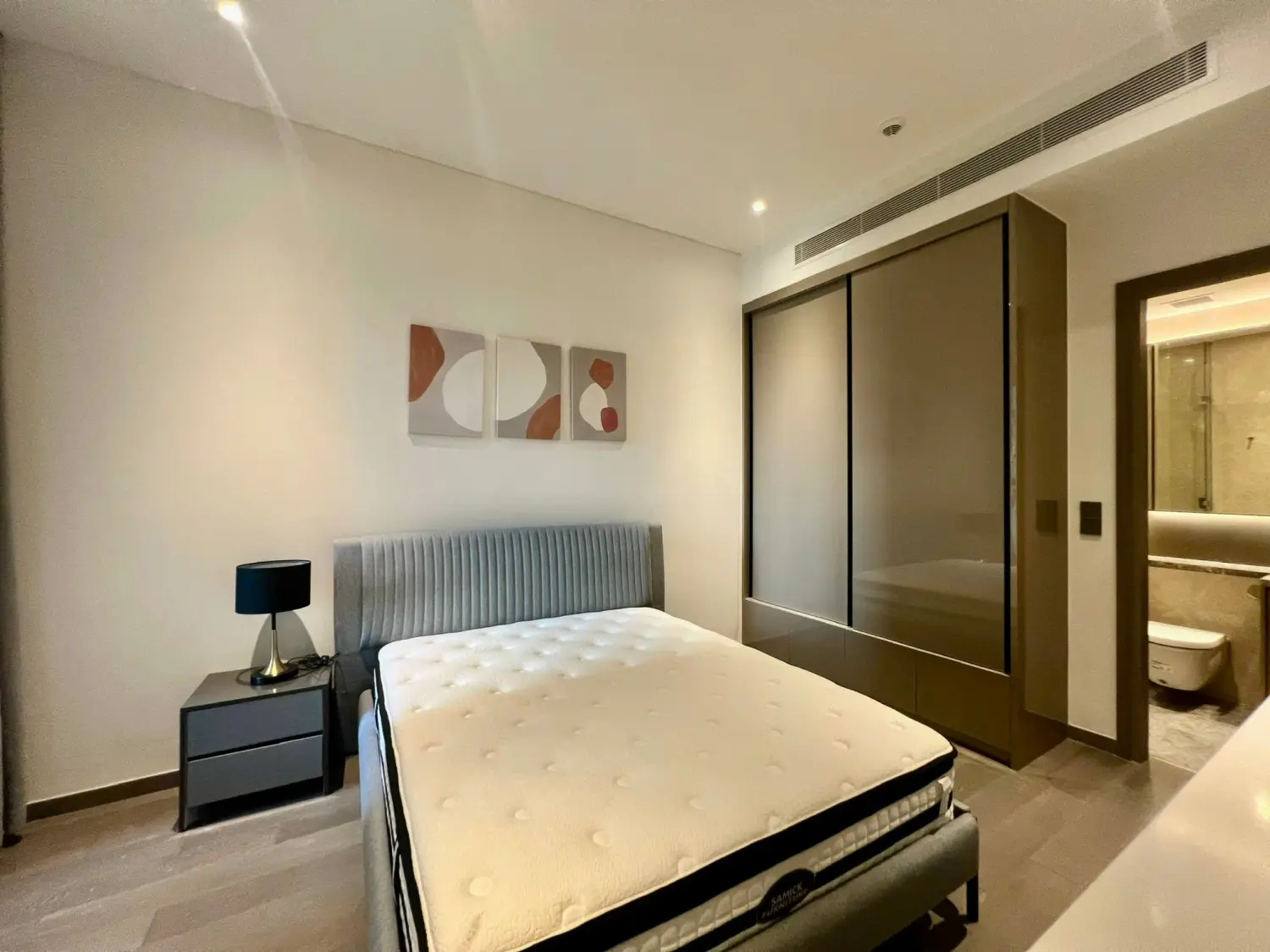 Bán Căn Hộ 2PN The MarQ, Quận 1 - Nội Thất Đầy Đủ, Tầng Trung, Giá Tốt!