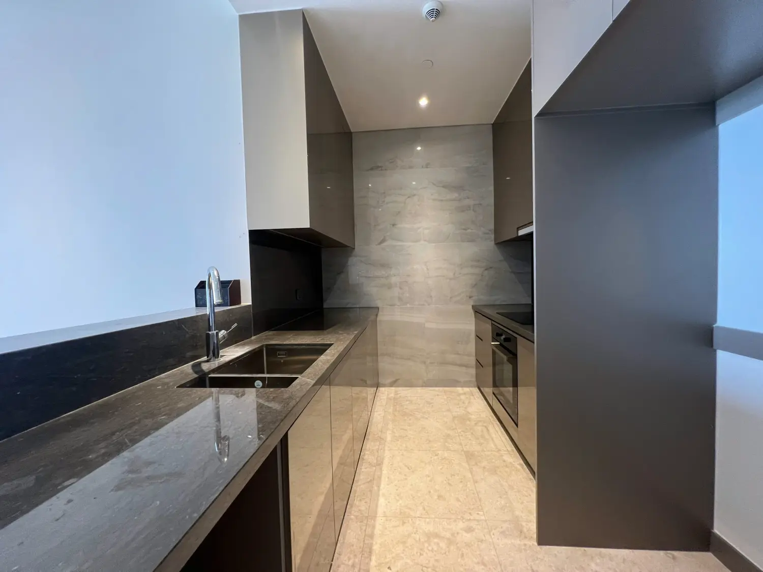 Bán Căn Hộ The MarQ Quận 1, 2PN, View Landmark 81, Sổ Hồng, Giá Tốt!