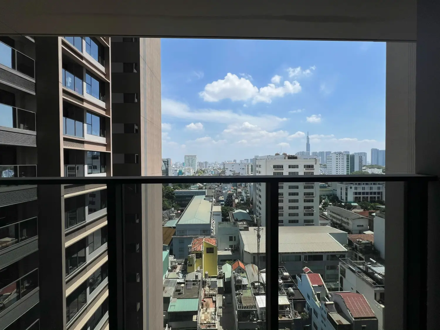 Bán Căn Hộ The MarQ Quận 1, 2PN, View Landmark 81, Sổ Hồng, Giá Tốt!