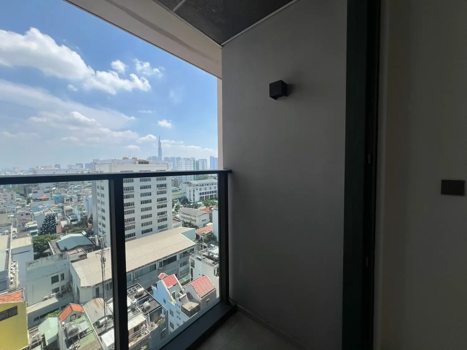 Bán Căn Hộ The MarQ Quận 1, 2PN, View Landmark 81, Sổ Hồng, Giá Tốt!