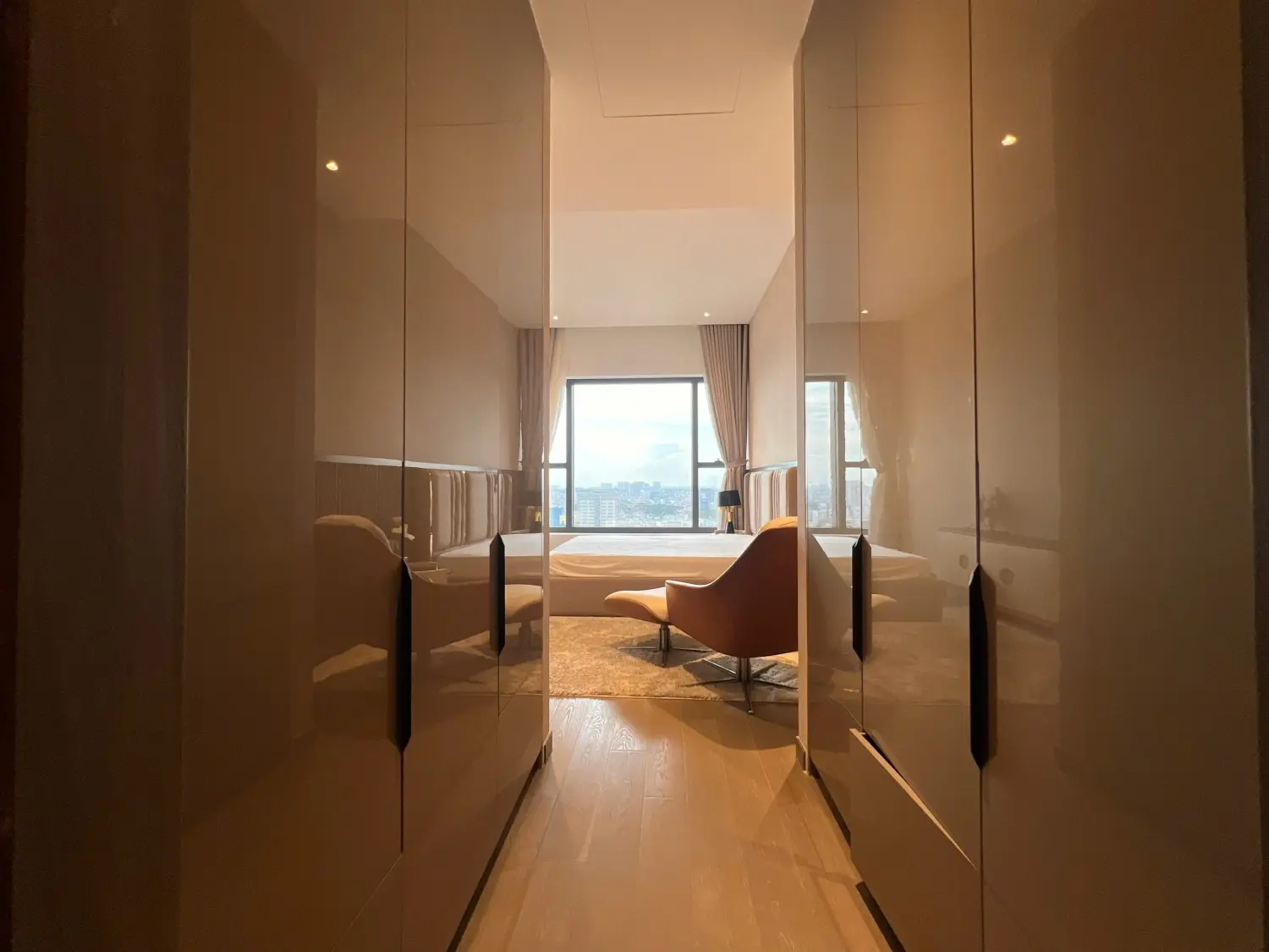 Bán Căn Hộ 4PN The MarQ Quận 1, Diện Tích 145m2, Tặng Kèm Chỗ Đậu Xe Ô Tô - Sắp Có Sổ!