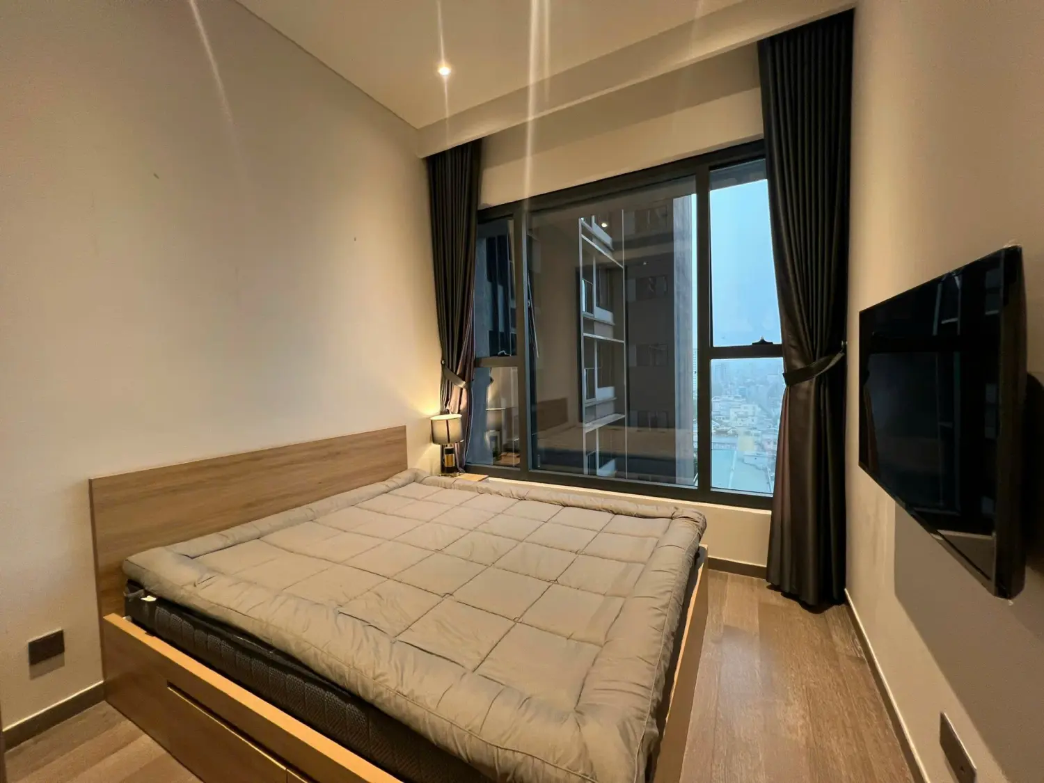 Bán Căn Hộ 2PN The MarQ Quận 1 - View Landmark 81, Sổ Hồng Trao Tay!