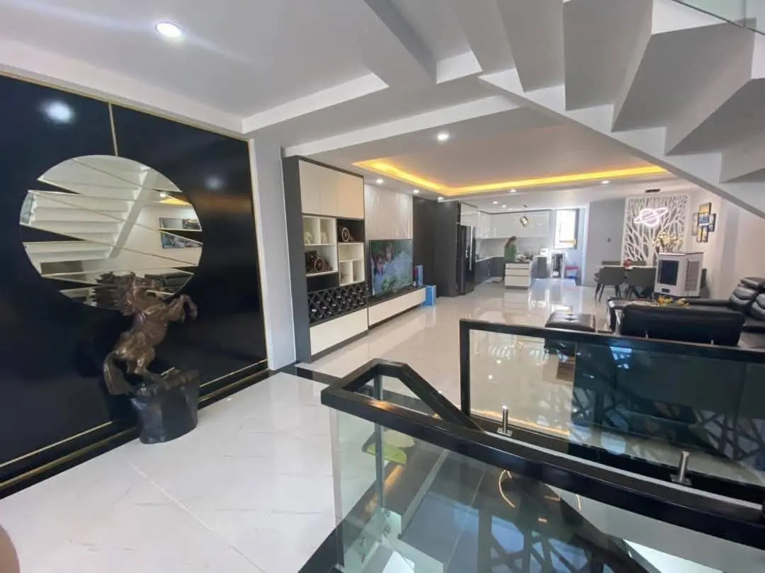 Bán Gấp Nhà Mặt Tiền Trung Mỹ Tây 19, Quận 12 - Giá Tốt Nhất Thị Trường!