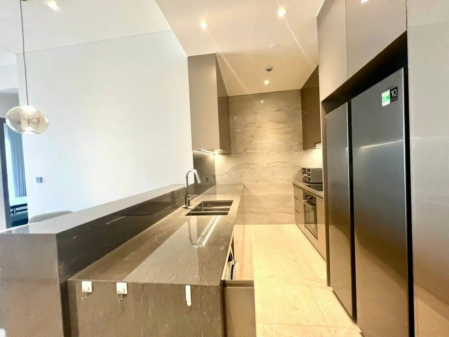 Bán Căn Hộ 2PN The MarQ, Quận 1 - Nội Thất Đầy Đủ, Tầng Trung, Giá Tốt!