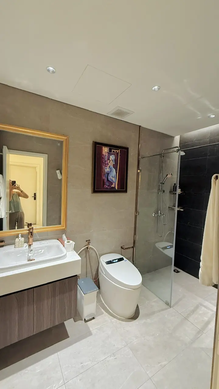 Bán Căn Hộ Cao Cấp 2PN, Full Nội Thất Nhập Khẩu, Celadon City, Tân Phú - Giá Tốt!