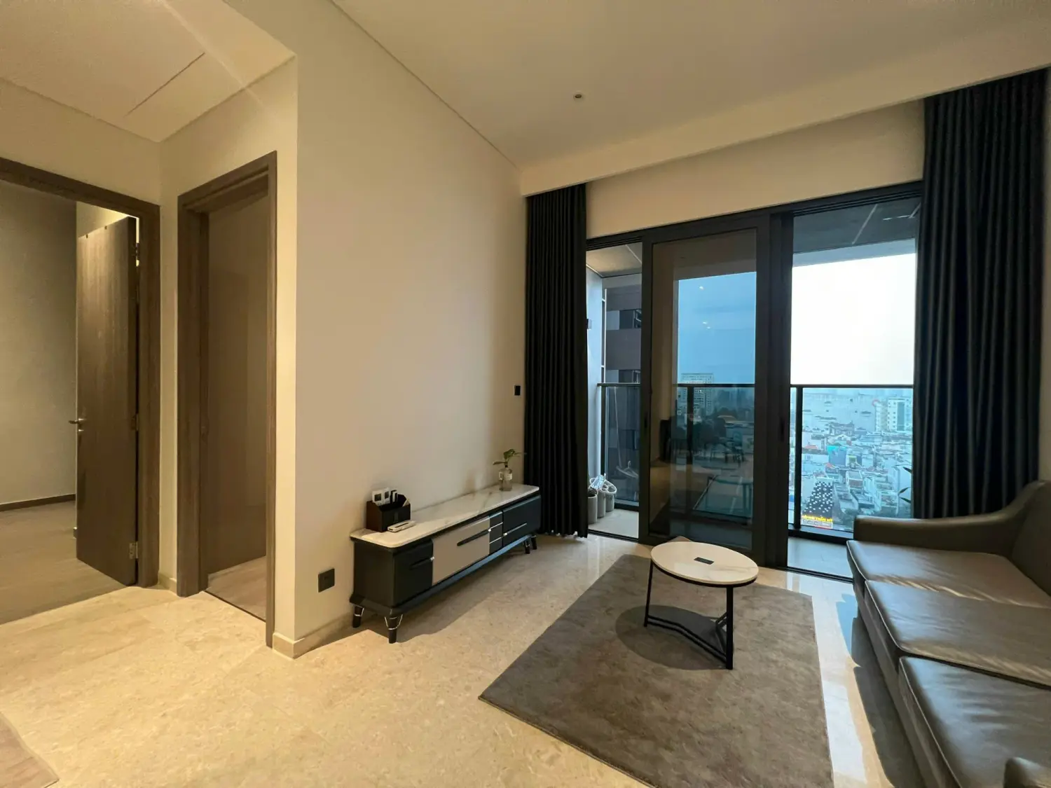 Bán Căn Hộ 2PN The MarQ Quận 1 - View Landmark 81, Sổ Hồng Trao Tay!