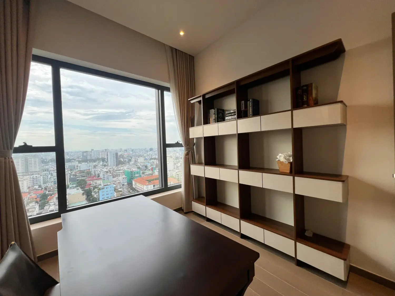 Bán Căn Hộ 4PN The MarQ Quận 1, Diện Tích 145m2, Tặng Kèm Chỗ Đậu Xe Ô Tô - Sắp Có Sổ!