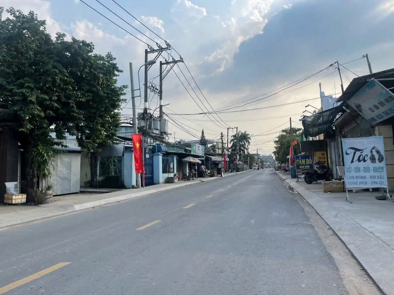 Bán Biệt Thự Vườn Mặt Tiền Trần Văn Mười, Hóc Môn - Thiết Kế Sang Trọng, Vị Trí Đắc Địa