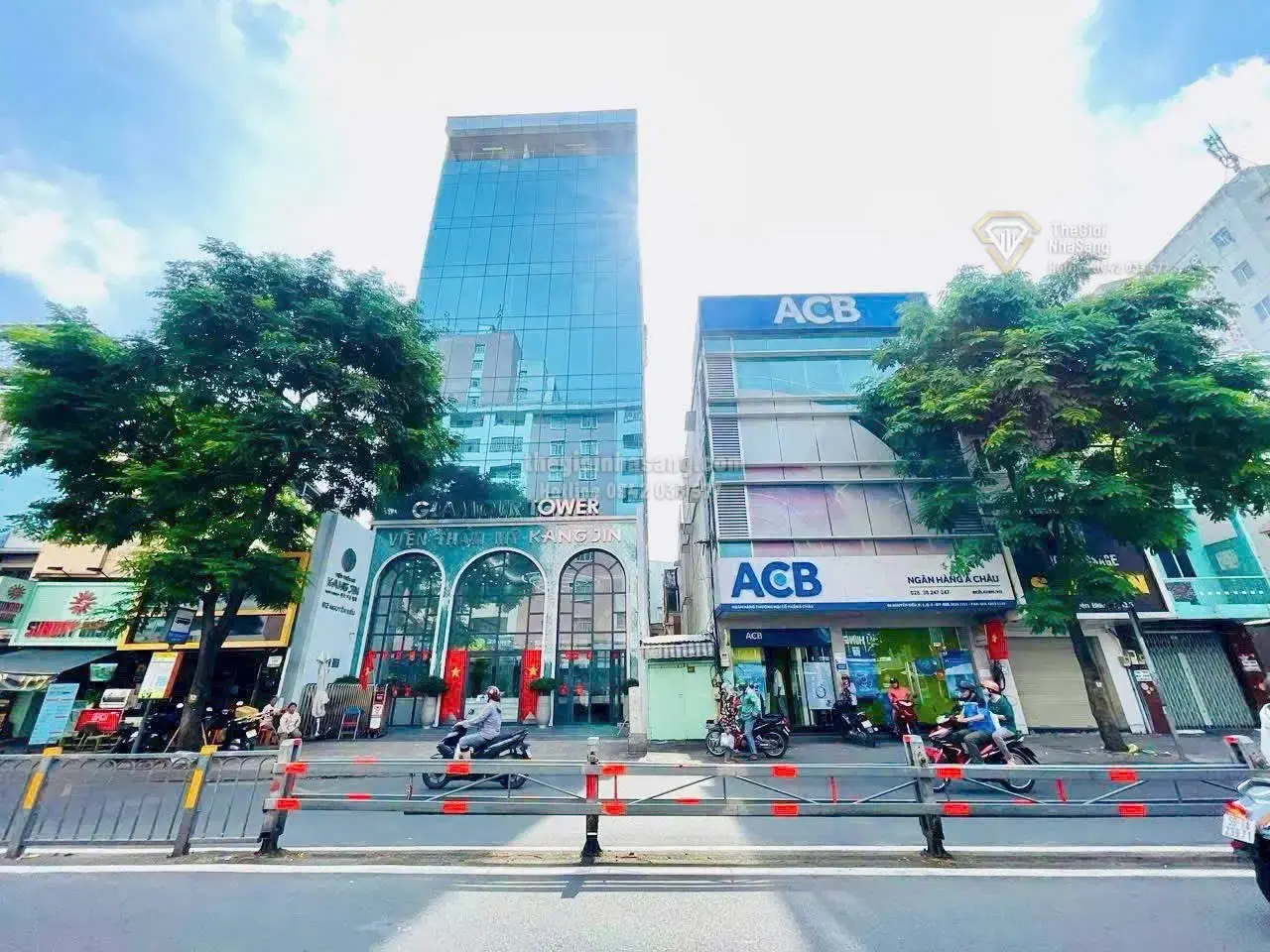 Bán Nhà phố Nguyễn Biểu Quận 5 diện tích 338m2 giá 700 triệu/tháng