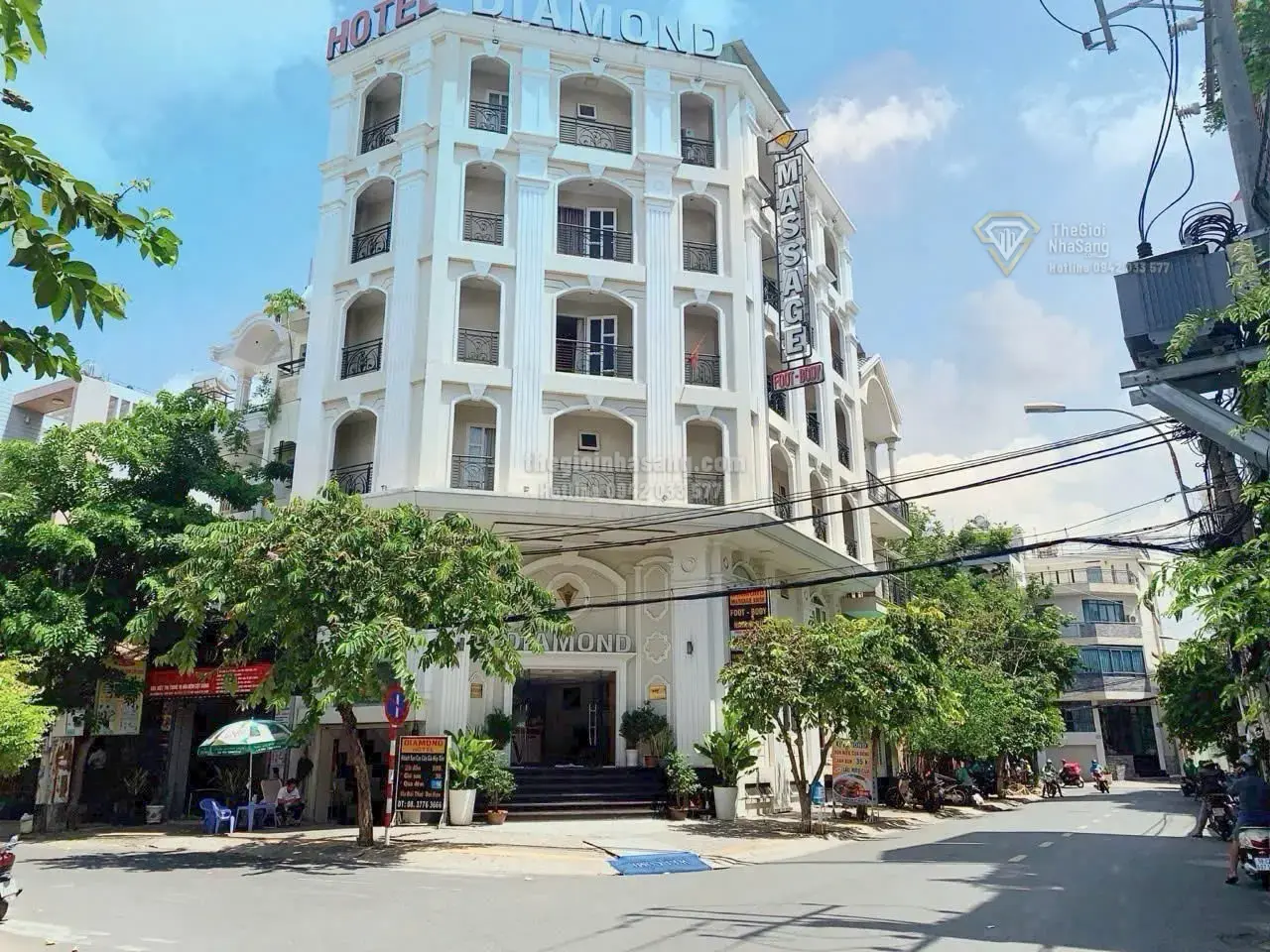 Bán Tòa nhà Hotel Diamond Quận 7 diện tích 111m2 giá 42 tỷ