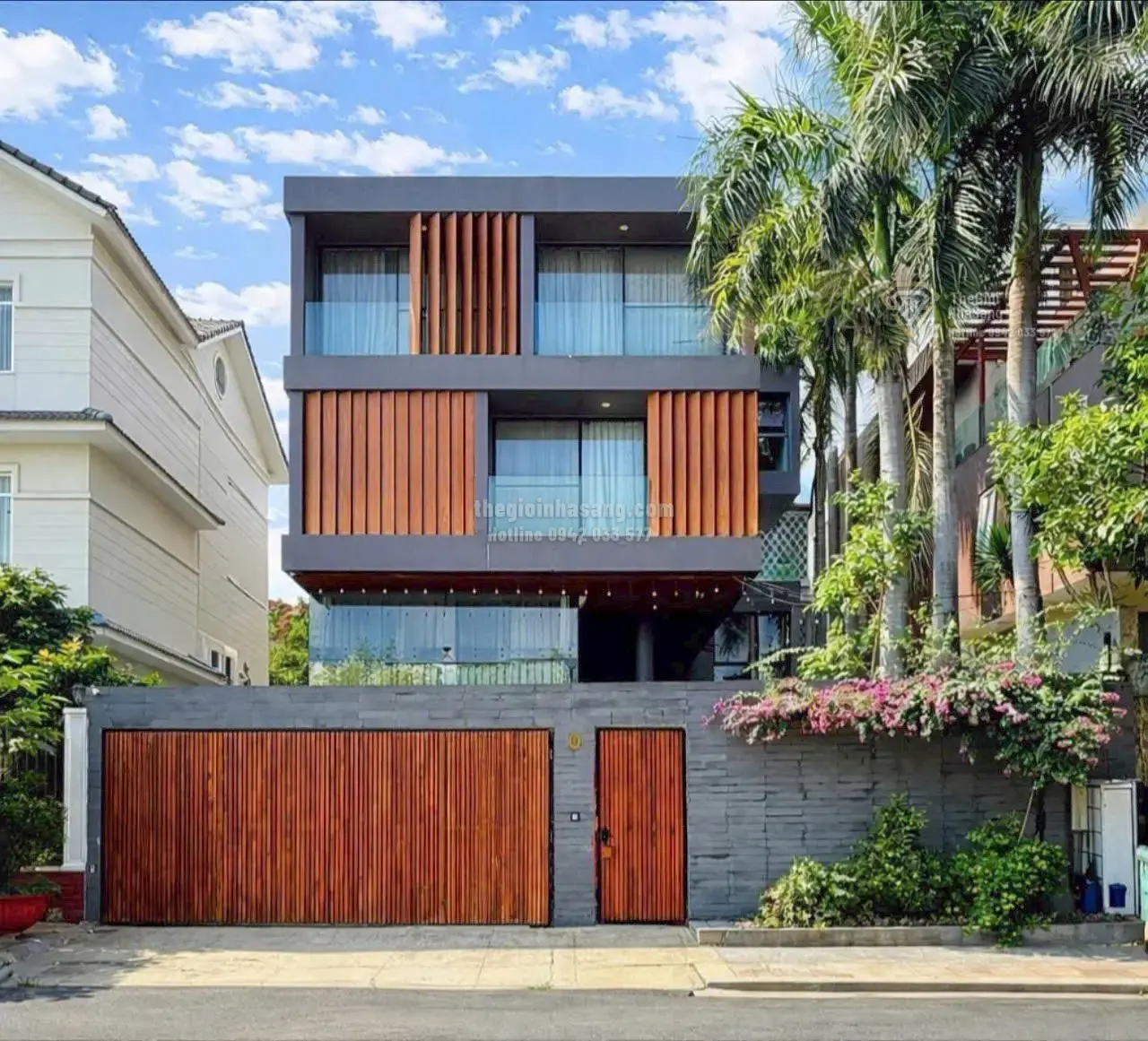 Biệt thự Khu compound River Mark Quận 2 diện tích 300m2 giá 100 tỷ