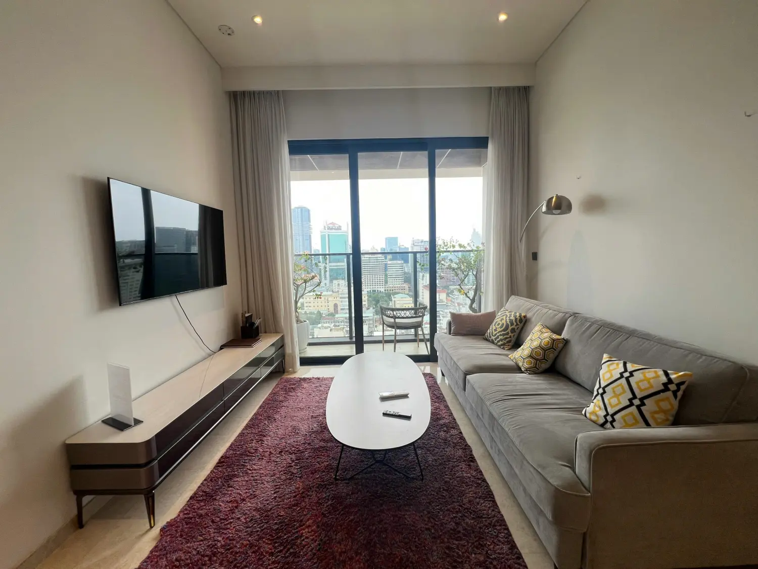 Bán Căn Hộ 3PN The MarQ Quận 1 - Full Nội Thất, Tầng Cao, Sổ Hồng Riêng