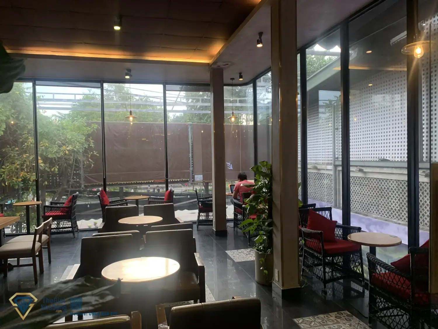 Chia Sẻ Thực Tế: Góc Nhìn Của Một Chủ Doanh Nghiệp F&B Vừa Và Nhỏ Trong Năm 2025