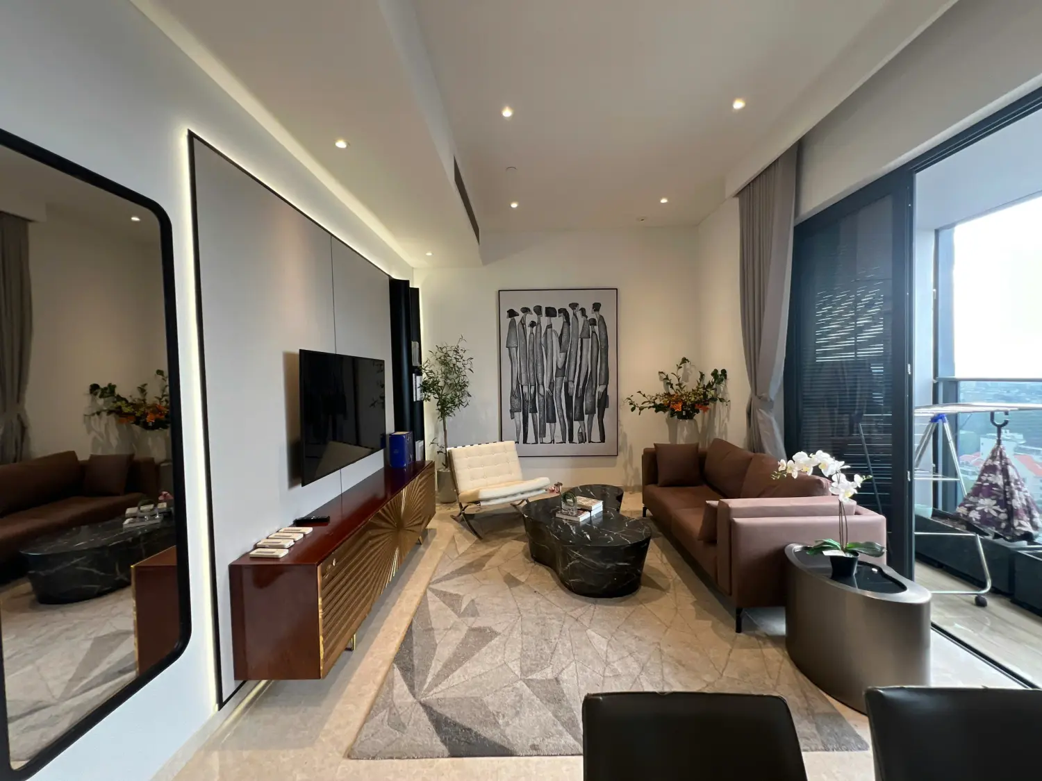 Bán Căn Hộ 4PN The MarQ Quận 1, Diện Tích 145m2, Tặng Kèm Chỗ Đậu Xe Ô Tô - Sắp Có Sổ!