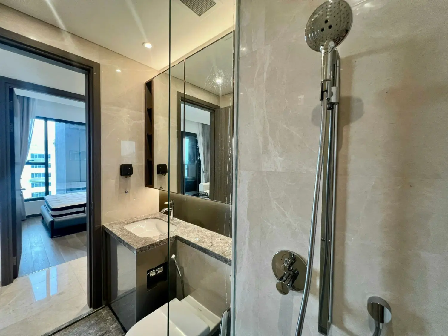 Bán Căn Hộ 2PN The MarQ, Quận 1 - Nội Thất Đầy Đủ, Tầng Trung, Giá Tốt!