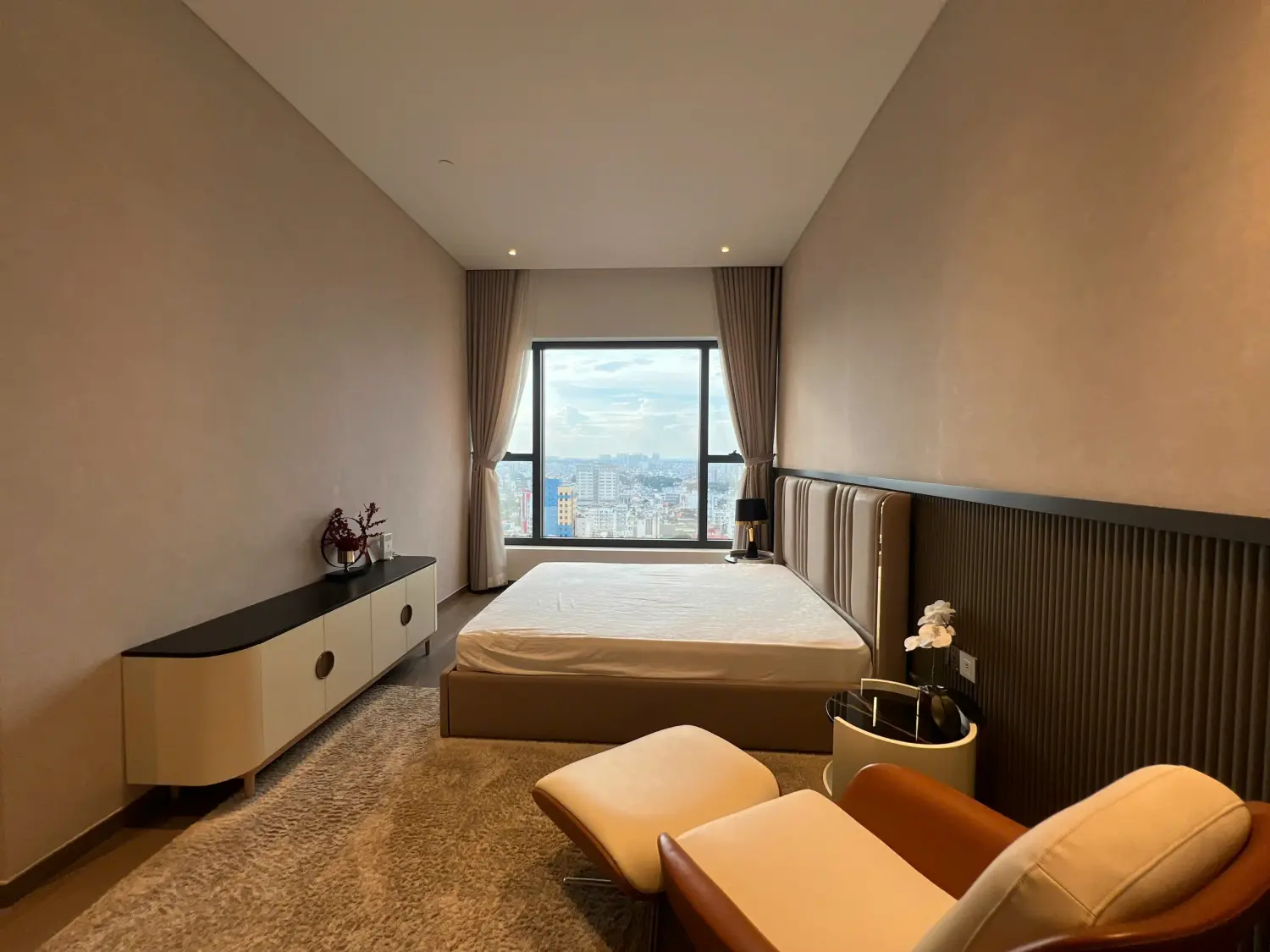 Bán Căn Hộ 4PN The MarQ Quận 1, Diện Tích 145m2, Tặng Kèm Chỗ Đậu Xe Ô Tô - Sắp Có Sổ!