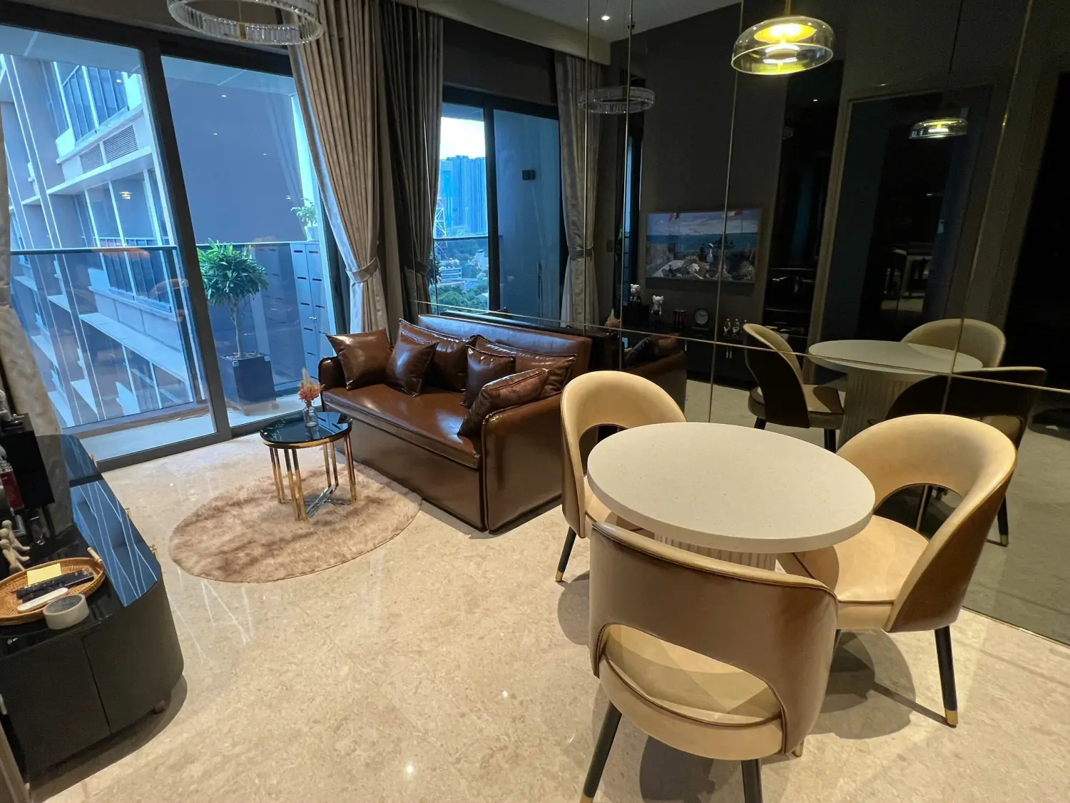 Bán Căn Hộ 1PN The MarQ Quận 1 - View Landmark 81, Sổ Hồng Riêng, Giá Tốt!