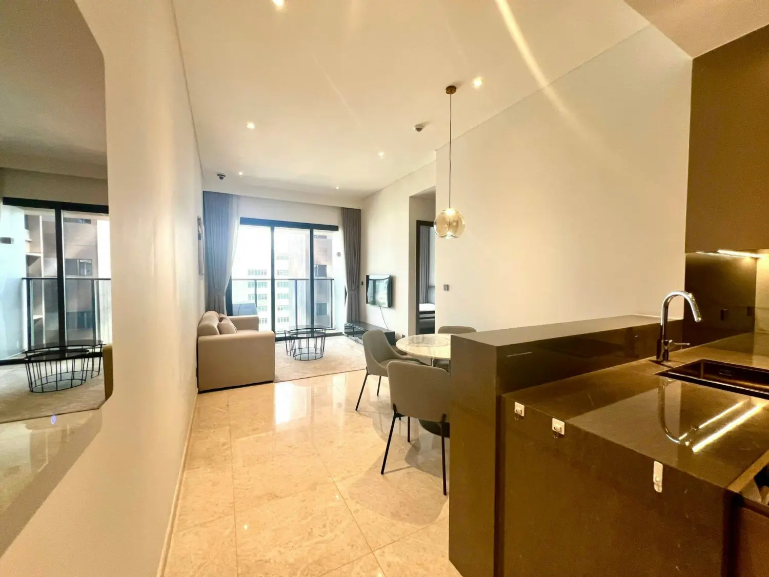 Bán Căn Hộ 2PN The MarQ, Quận 1 - Nội Thất Đầy Đủ, Tầng Trung, Giá Tốt!