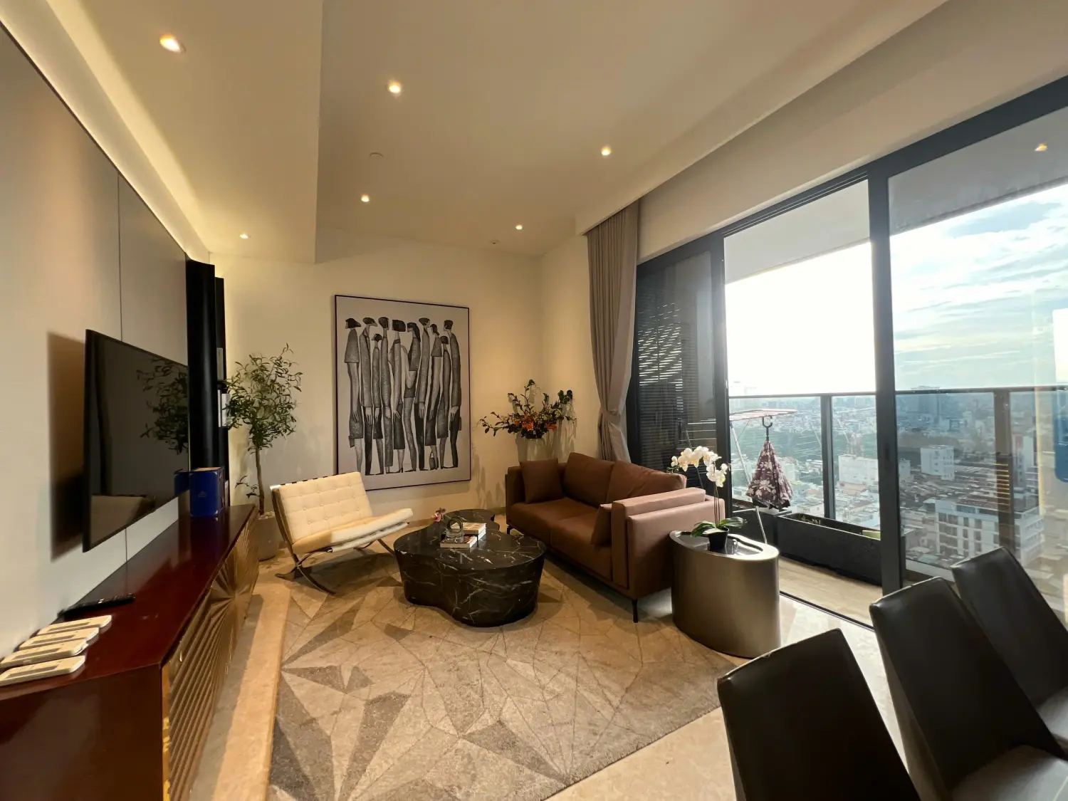 Bán Căn Hộ 4PN The MarQ Quận 1, Diện Tích 145m2, Tặng Kèm Chỗ Đậu Xe Ô Tô - Sắp Có Sổ!