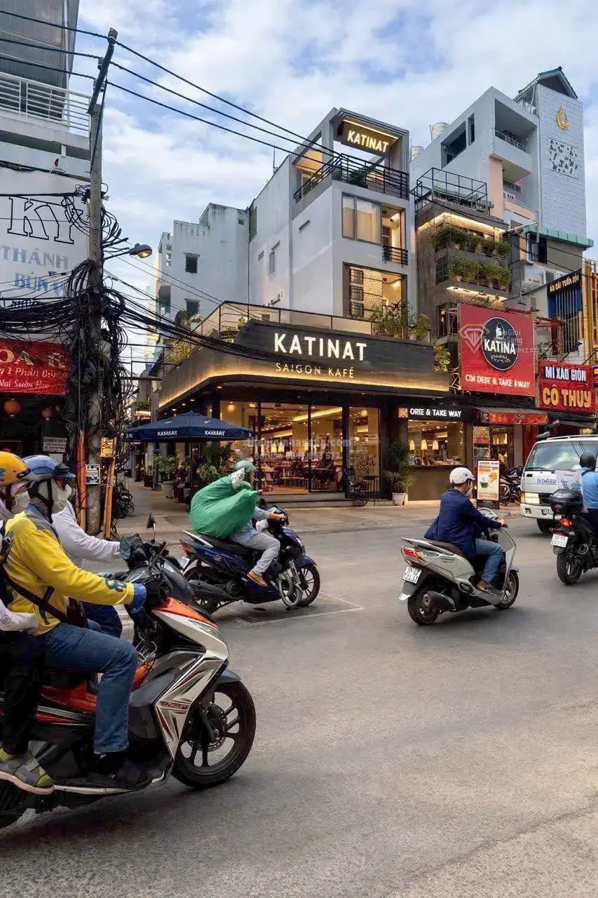 Nhà phố bán góc 2 mặt tiền CMT8 Phường Hòa Hưng 193.5m2 giá trên 30 tỷ