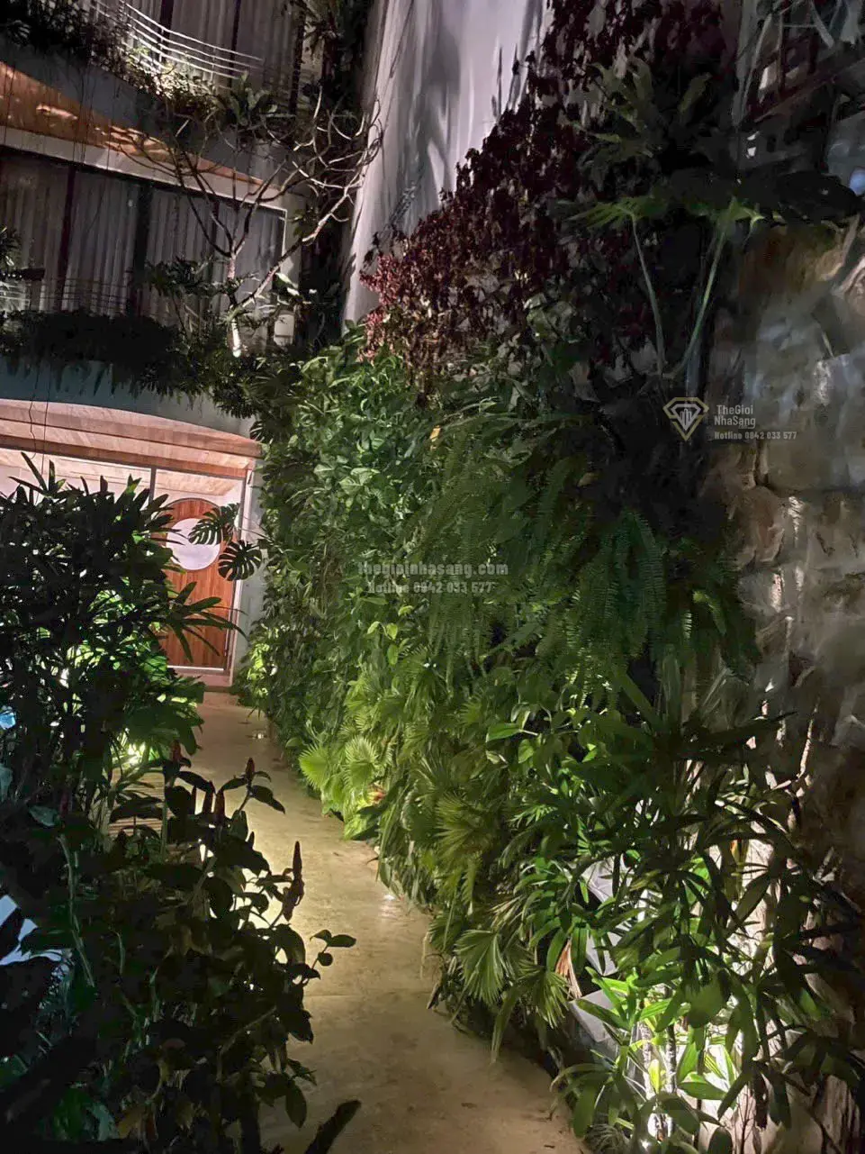 Nhà phố Vườn Treo Babylon Quận 1 diện tích 309m2 5 tầng giá 140 tỷ