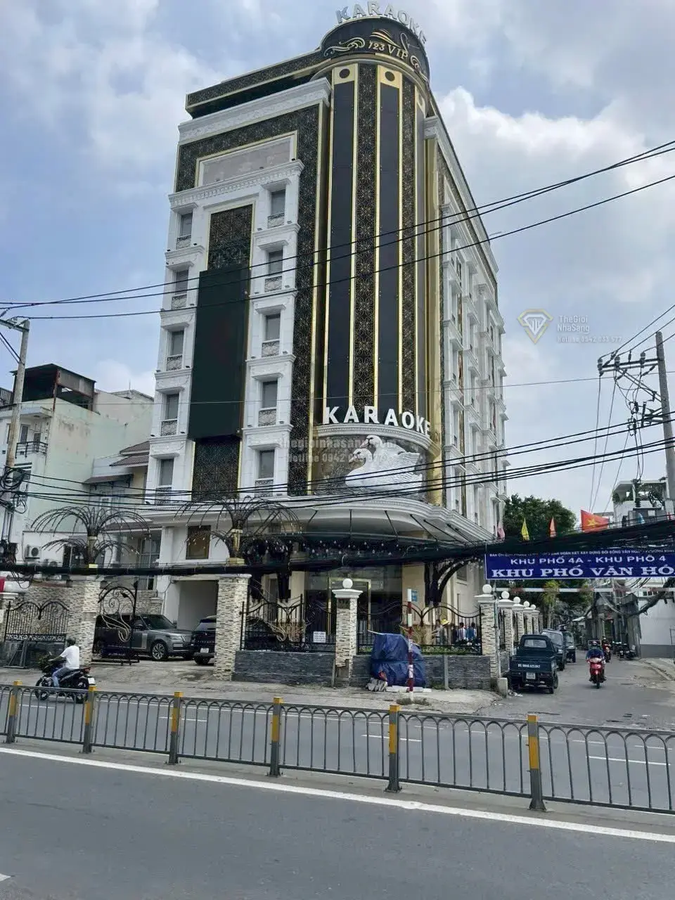 Tòa nhà thương mại SIÊU BUILDING Q.7 dự án tại Quận 7 diện tích 285m2 giá 107 tỷ